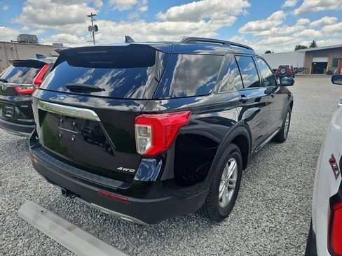 Used 2023 Ford Explorer XLT w/ Equipment Group 202A AWD/4WD image 8