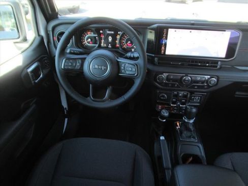New 2026 Jeep Wrangler Unlimited Rubicon AWD/4WD image 13