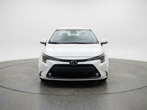 Used 2025 Toyota Corolla LE FWD image 2