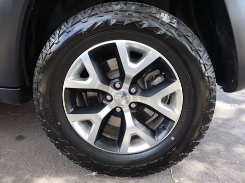 Used 2016 Jeep Cherokee Trailhawk w/ Cold Weather Group image 42