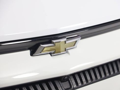 Used 2025 Chevrolet Equinox EV LT FWD image 16