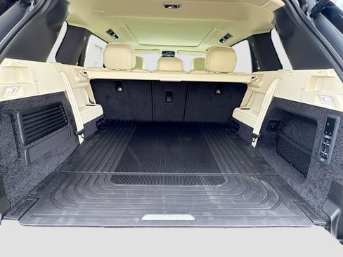 New 2026 Land Rover Range Rover Long Wheelbase SE AWD/4WD image 11