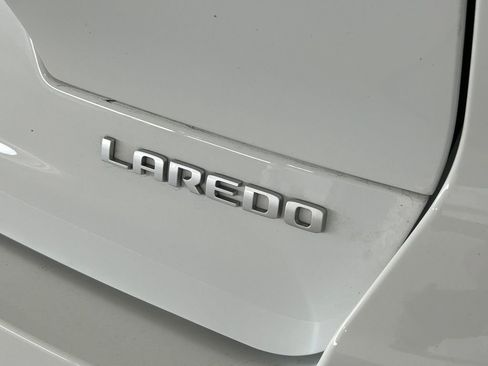 Used 2025 Jeep Grand Cherokee L Laredo image 27