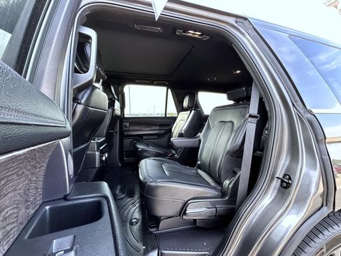 Used 2019 Ford Expedition Limited w/ Equipment Group 301A AWD/4WD image 21