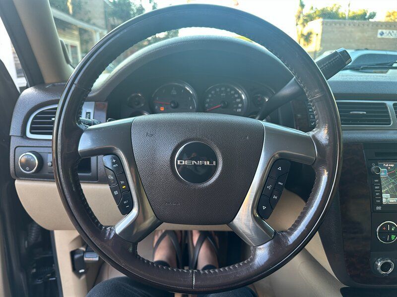 Used 2007 GMC Yukon Denali AWD/4WD image 22