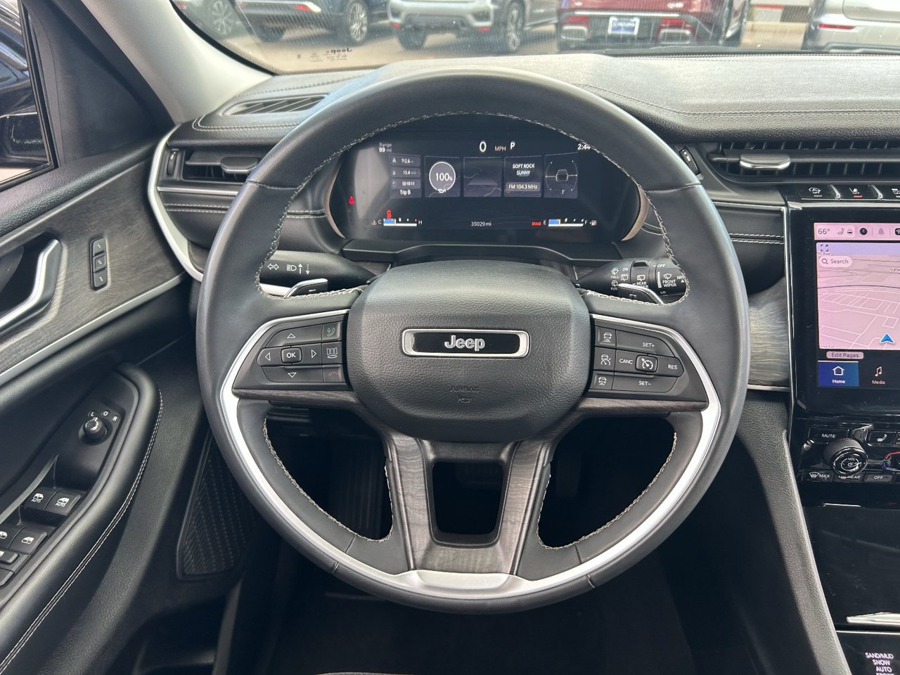 Used 2023 Jeep Grand Cherokee Limited AWD/4WD image 23