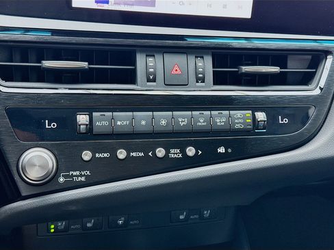 Used 2023 Lexus ES 350 w/ Premium Package image 12