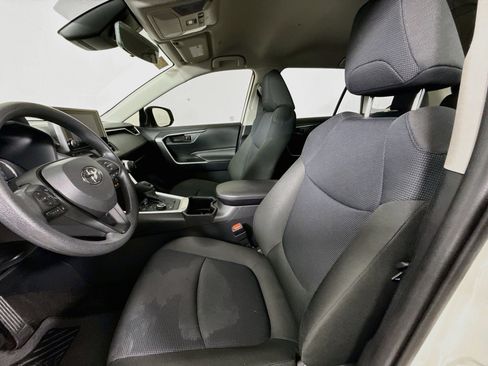 Used 2025 Toyota RAV4 LE AWD/4WD image 11