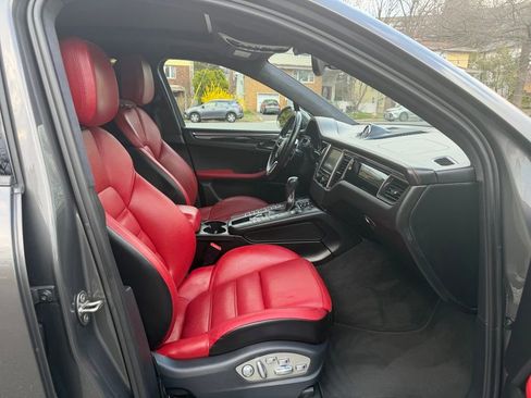 Used 2015 Porsche Macan Turbo AWD/4WD image 29