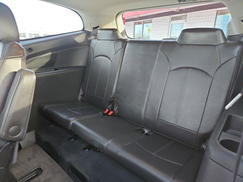 Used 2017 Chevrolet Traverse LT image 13