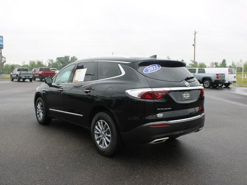 Used 2023 Buick Enclave Essence FWD image 7