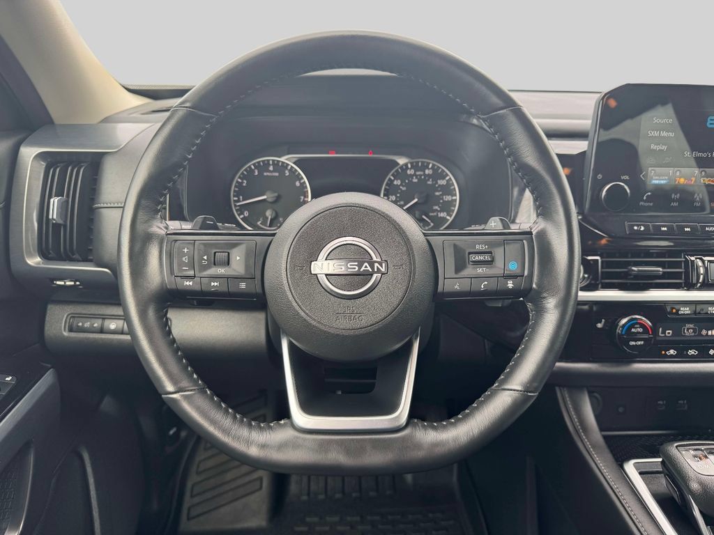 Used 2024 Nissan Pathfinder SL AWD/4WD image 12