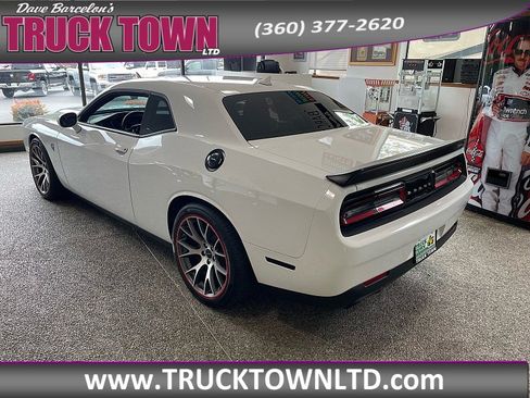Used 2020 Dodge Challenger SRT Hellcat w/ Plus Package RWD image 3