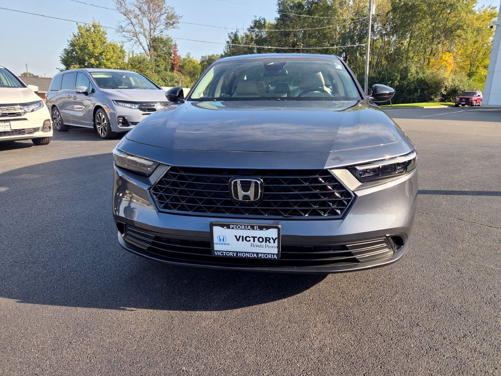 Certified 2025 Honda Accord SE image 2