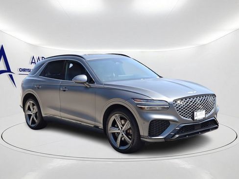 Used 2023 Genesis GV70 2.5T w/ Sport Prestige Package AWD/4WD image 3
