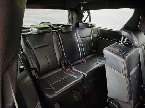 Used 2019 Ford Expedition Max XLT w/ Equipment Group 202A AWD/4WD image 24