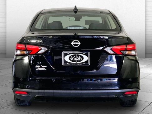 Used 2025 Nissan Versa SV FWD image 3