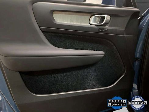 Used 2025 Volvo XC40 B5 Plus image 15