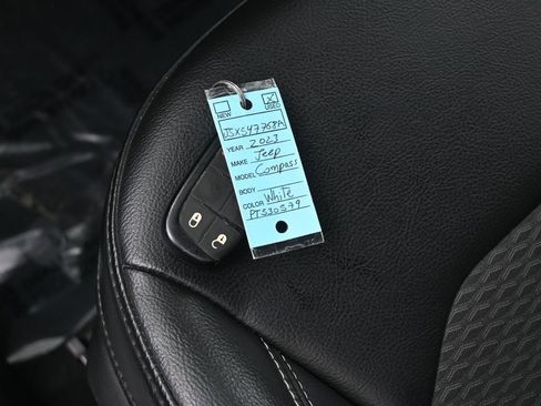 Used 2023 Jeep Compass Altitude image 18