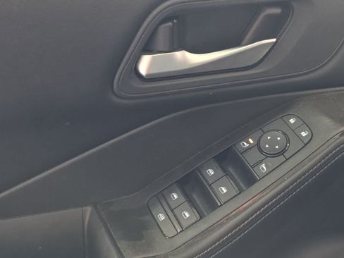 Used 2025 Nissan Rogue SV FWD image 15