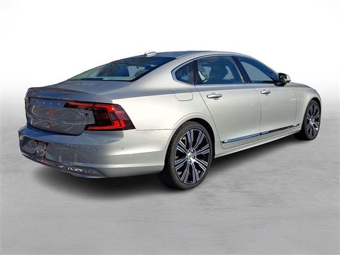 Used 2023 Volvo S90 B6 Plus image 6