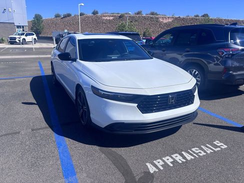 Used 2023 Honda Accord Sport image 4