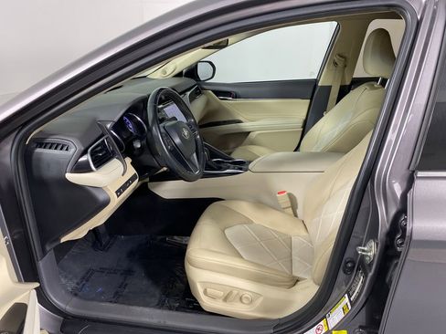 Used 2018 Toyota Camry XLE w/ Audio Package image 7