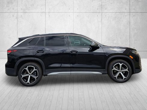 New 2026 Volkswagen Tiguan SE FWD image 3