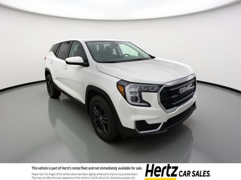 Used 2024 GMC Terrain SLE image 1