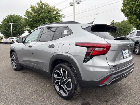 New 2026 Chevrolet Trax RS w/ Driver Confidence Package FWD image 3