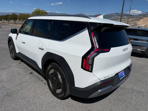 Used 2024 Kia EV9 Wind AWD/4WD image 6