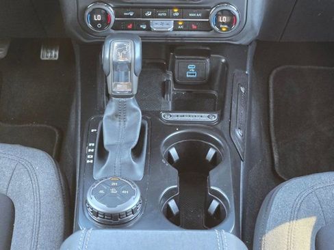 Used 2025 Ford Bronco Big Bend image 16