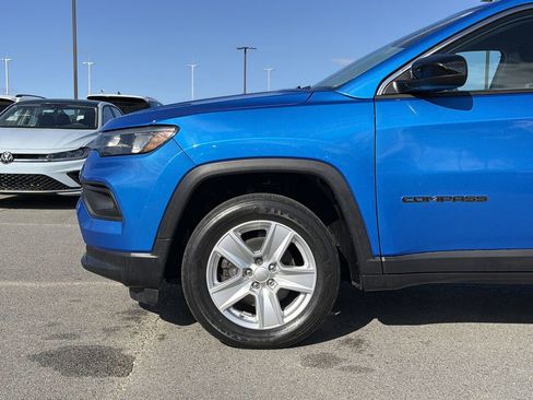Used 2022 Jeep Compass Latitude AWD/4WD image 9