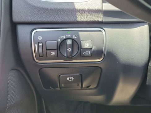 Used 2018 Volvo V60 T5 Dynamic w/ Vision Package FWD image 29