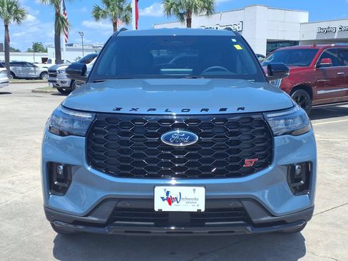 Used 2026 Ford Explorer ST RWD image 2