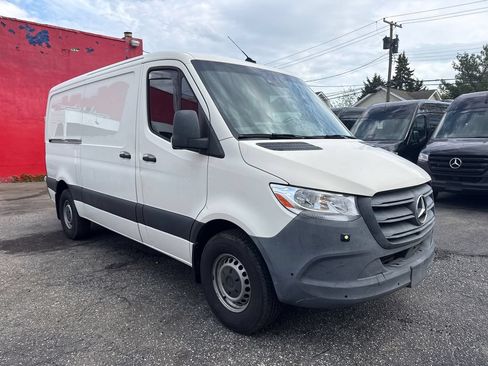 Used 2021 Mercedes-Benz Sprinter 1500 w/ Premium Package image 11
