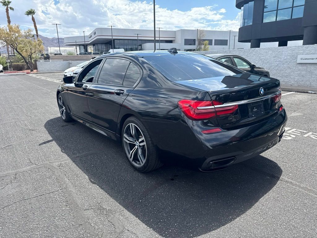 Used 2016 BMW 740i RWD image 13