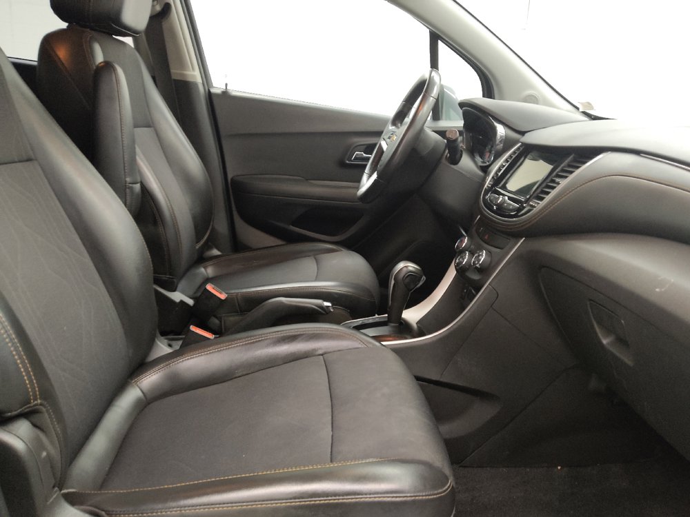 Used 2019 Chevrolet Trax LT w/ LT Convenience Package AWD/4WD image 21