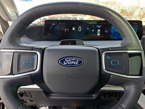 Used 2025 Ford Expedition Active image 20