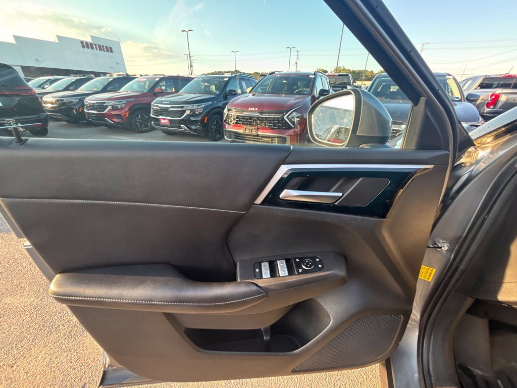 Used 2022 Mitsubishi Outlander SE FWD image 9