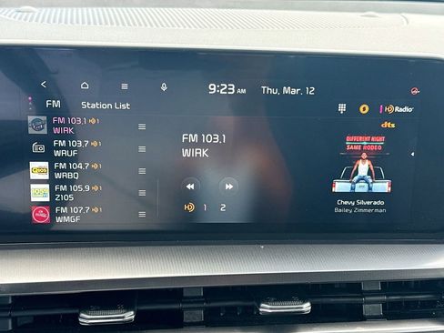 Used 2025 Kia Telluride S image 16