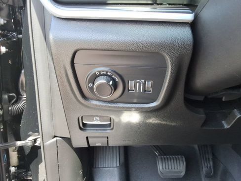 Used 2023 Jeep Grand Cherokee L Laredo AWD/4WD image 37