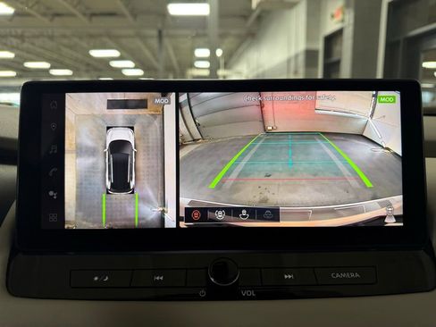 Used 2025 Nissan Rogue SL w/ Tech Package image 13