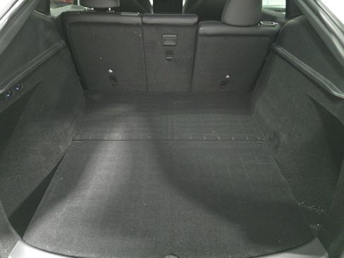 Used 2022 Tesla Model Y Long Range image 18