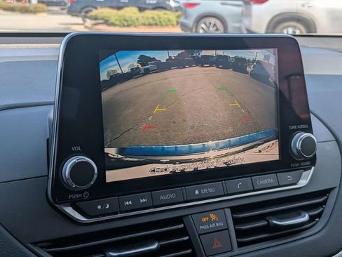 Used 2022 Nissan Altima 2.5 SV image 19