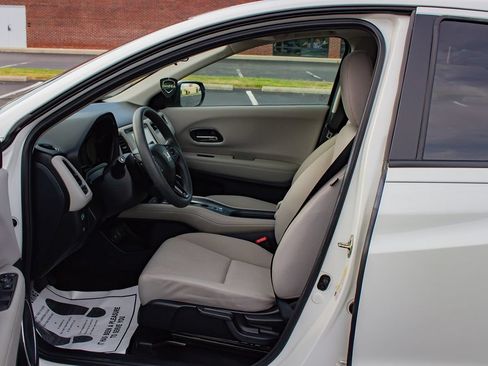 Used 2017 Honda HR-V EX image 15