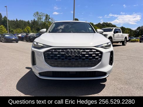 Used 2025 Audi Q5 Premium w/ Convenience Package AWD/4WD image 2