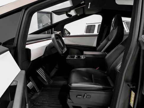 Used 2024 Tesla Cybertruck AWD Crew Cab image 7