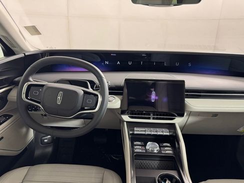 New 2026 Lincoln Nautilus Reserve AWD/4WD image 21