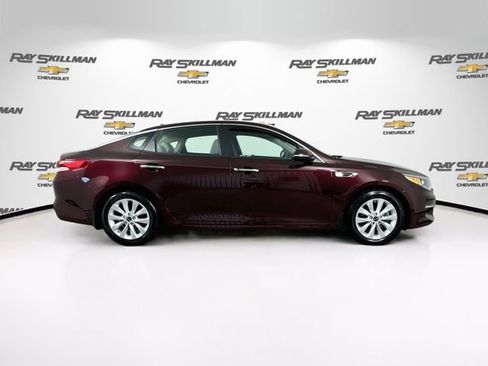 Used 2018 Kia Optima LX w/ 17" Alloy Wheels Package FWD image 8